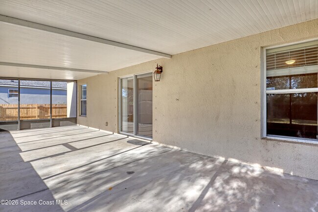 Building Photo - 1384 Palau St SE