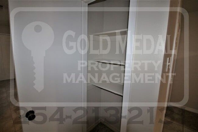 Building Photo - 4707 Westcliff Rd