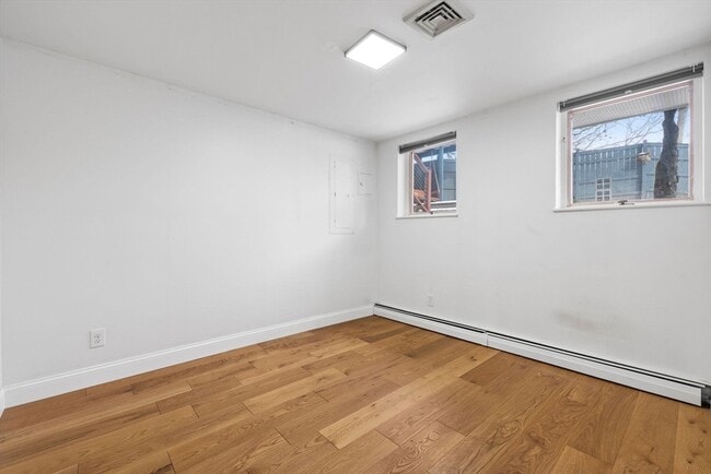 Building Photo - 330 Cambridge St