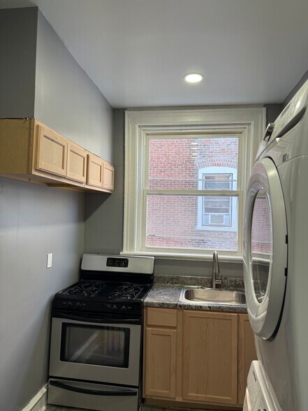 Building Photo - 5719 N Park Ave