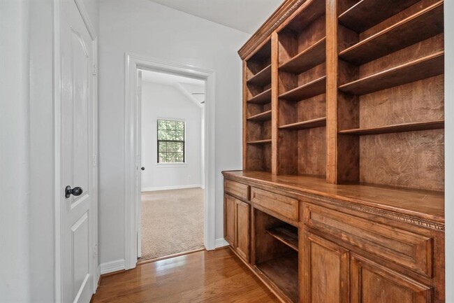 Building Photo - 1846 Woodbend Village Ct