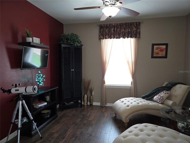 Building Photo - 7436 Mikasa Dr