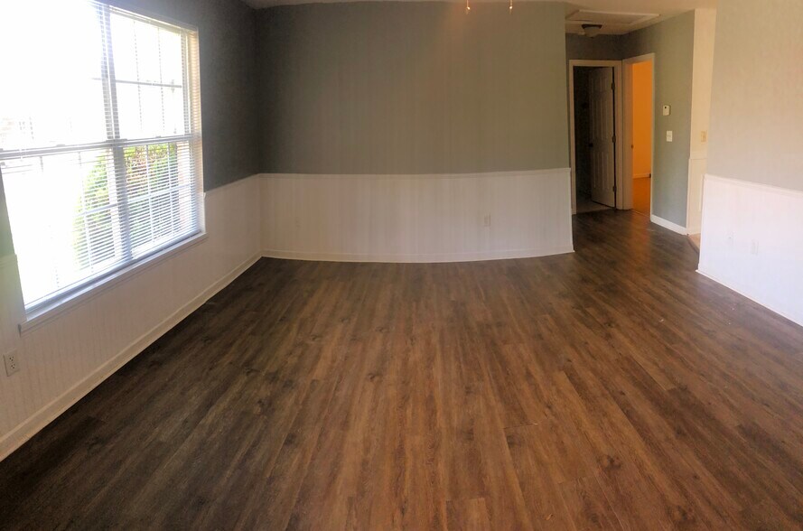 Building Photo - 136 Noah Ln