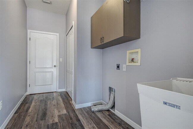 Building Photo - 1820 Mira Lago Cir