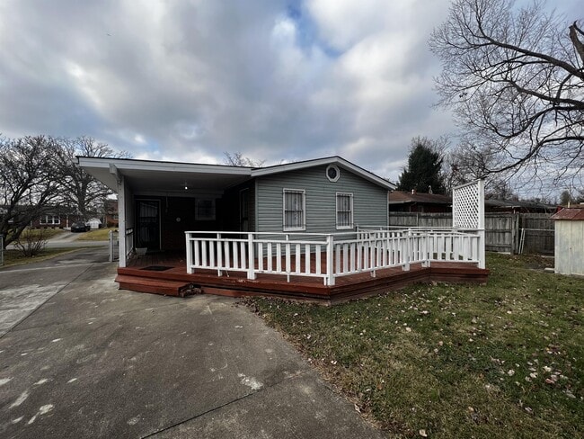 Building Photo - 4214 Blossomwood Dr