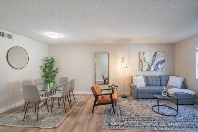 Building Photo - 8570 E McDowell Rd