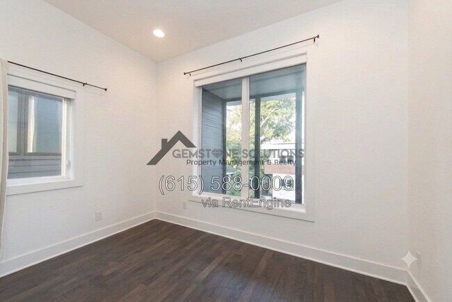 Building Photo - 420B 37th Ave N