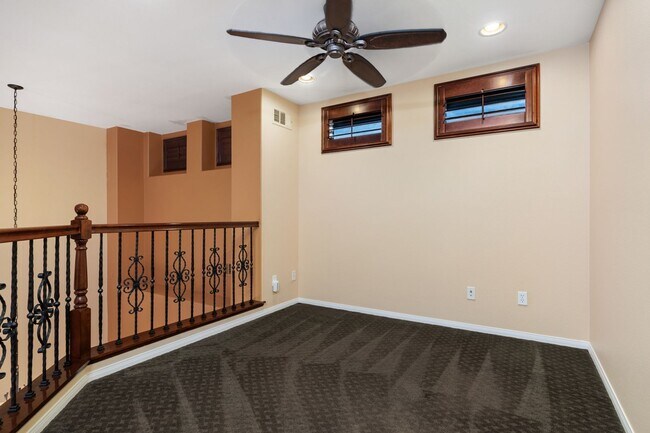 Building Photo - 10410 Duxbury Ln