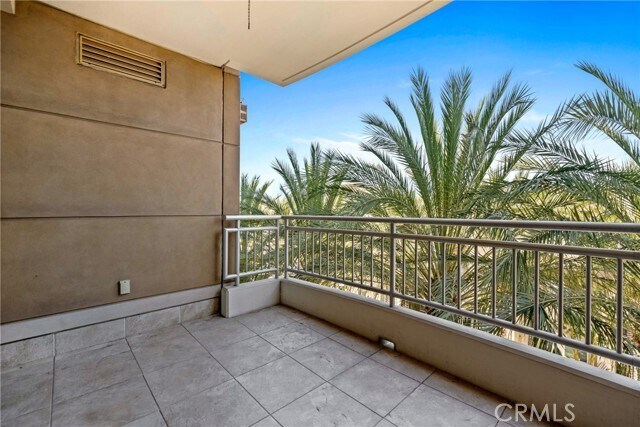 Building Photo - 3052 Scholarship