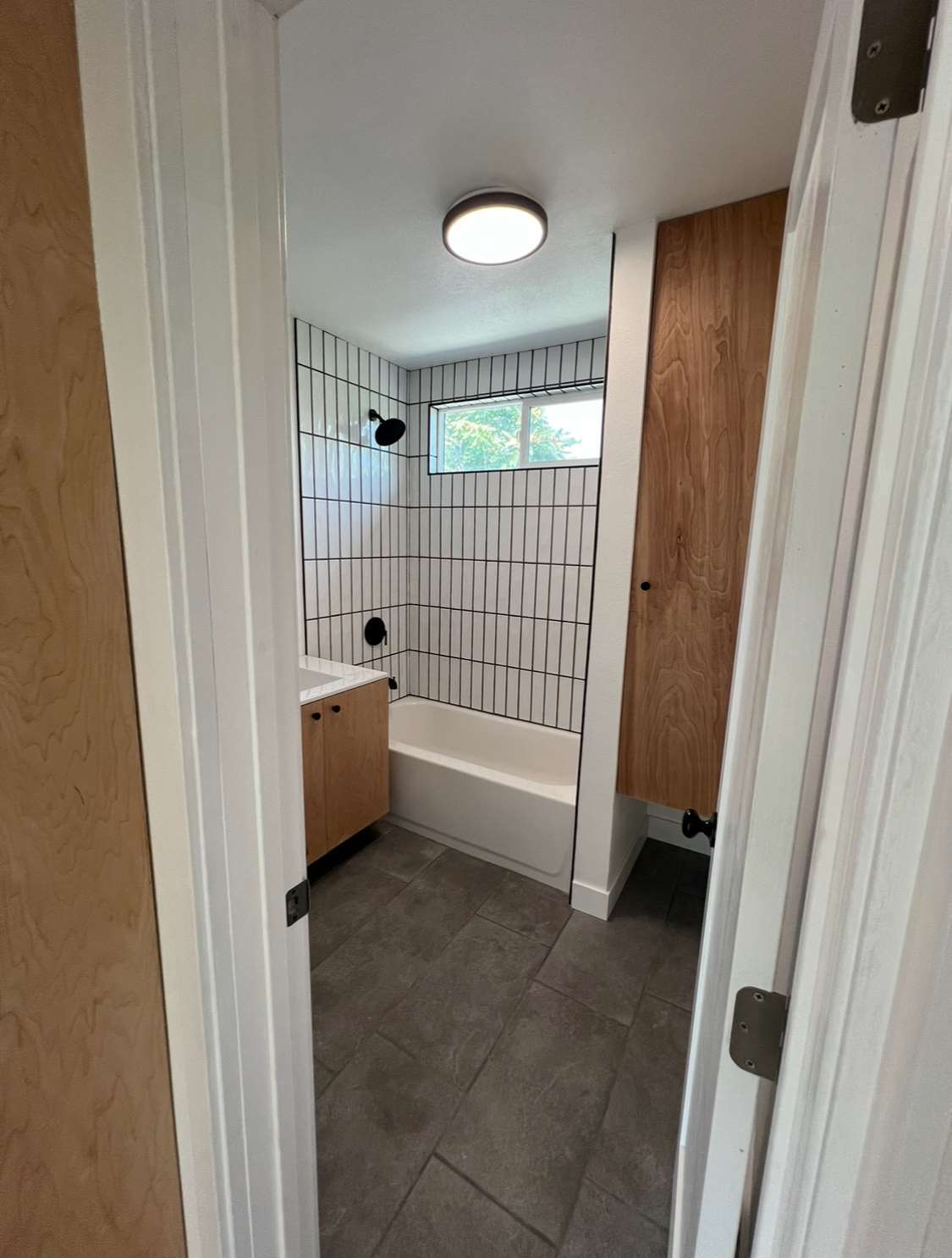 Building Photo - 2714 Queen St