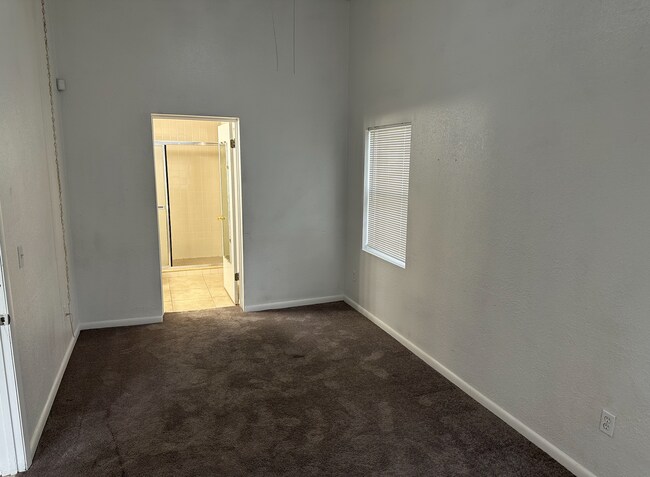 Building Photo - Winter Park Corner Lot
