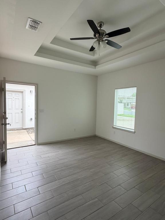 Building Photo - 1504 Shavano Dr