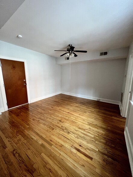 Building Photo - 1123-25-27 West Grace Street