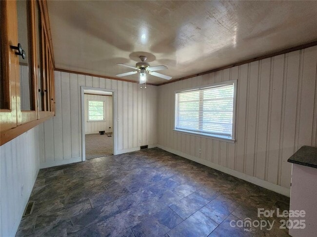 Building Photo - 7604 Shady Ln