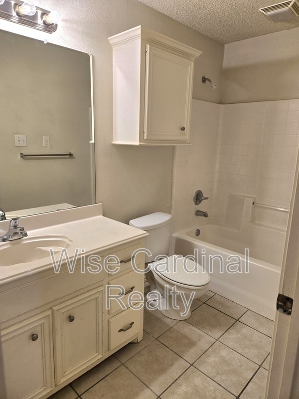 Building Photo - 5120 Aberdeen Ave