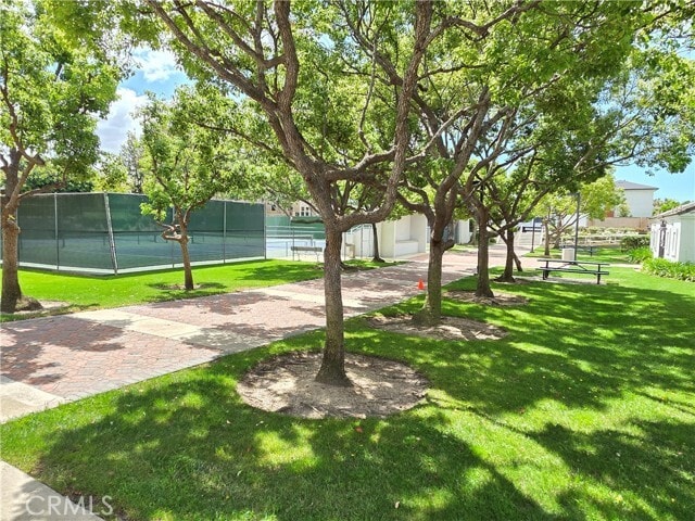 Building Photo - 20 Senisa