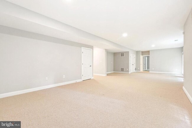 Building Photo - 3530 Schuerman House Dr