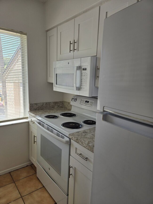 Building Photo - 5508 Pokeweed Ct
