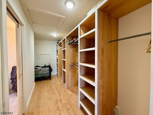 Building Photo - 73 Forest Lake Dr