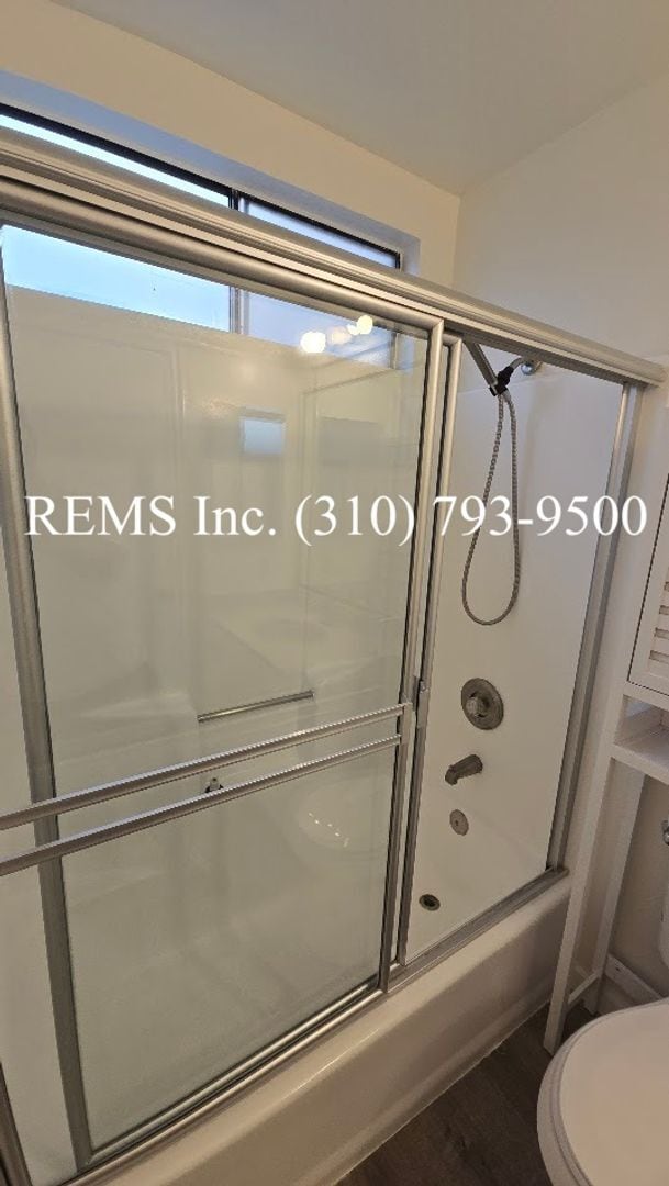 Building Photo - lle01