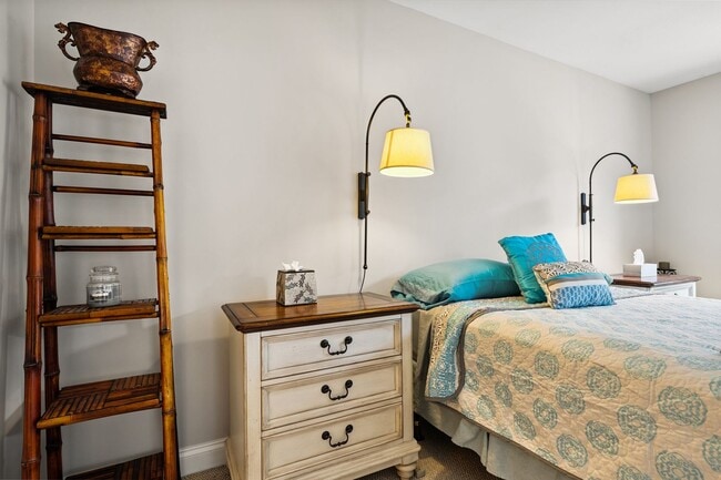 Building Photo - Fully Furnished 2 Bed, 2 Bath Townhome-AVA...