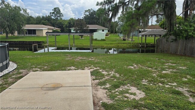 Building Photo - 639 Killarney Dr