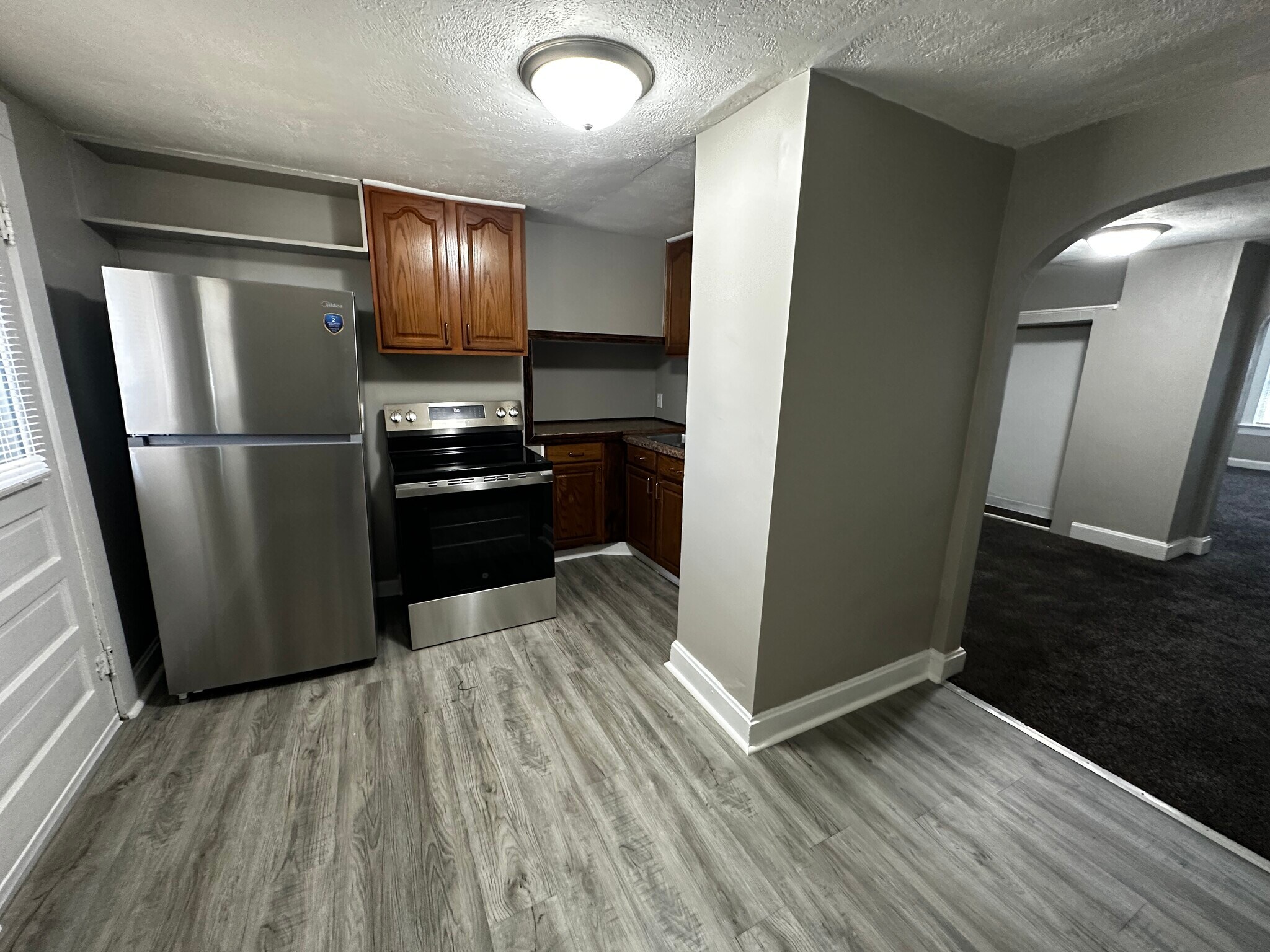 Brand new, top end appliances - 212 N Fifth St.