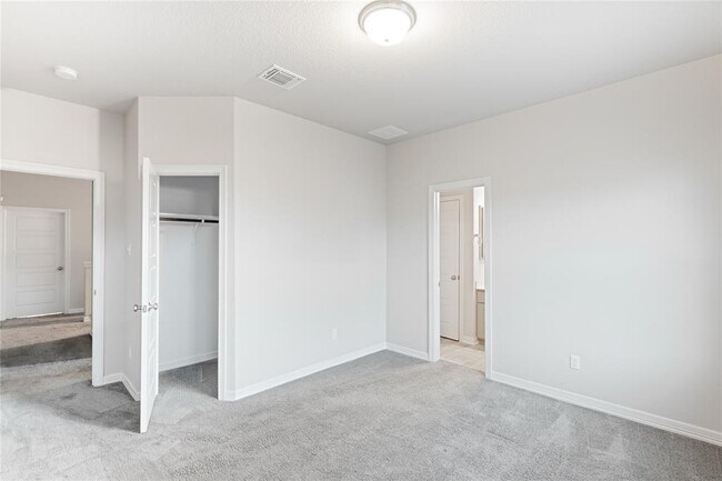 Building Photo - 2212 Dillon Pond Ln