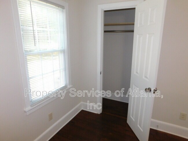 Building Photo - 482 Hyde Dr NE