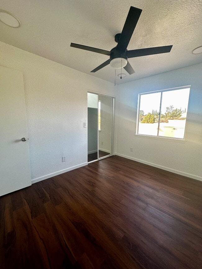 Building Photo - 704 Espolon Dr