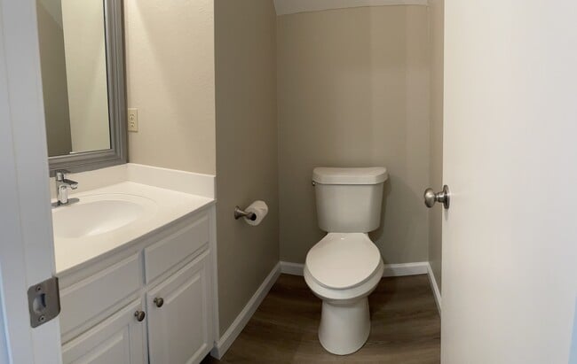 Building Photo - 129 Wildwood Ct