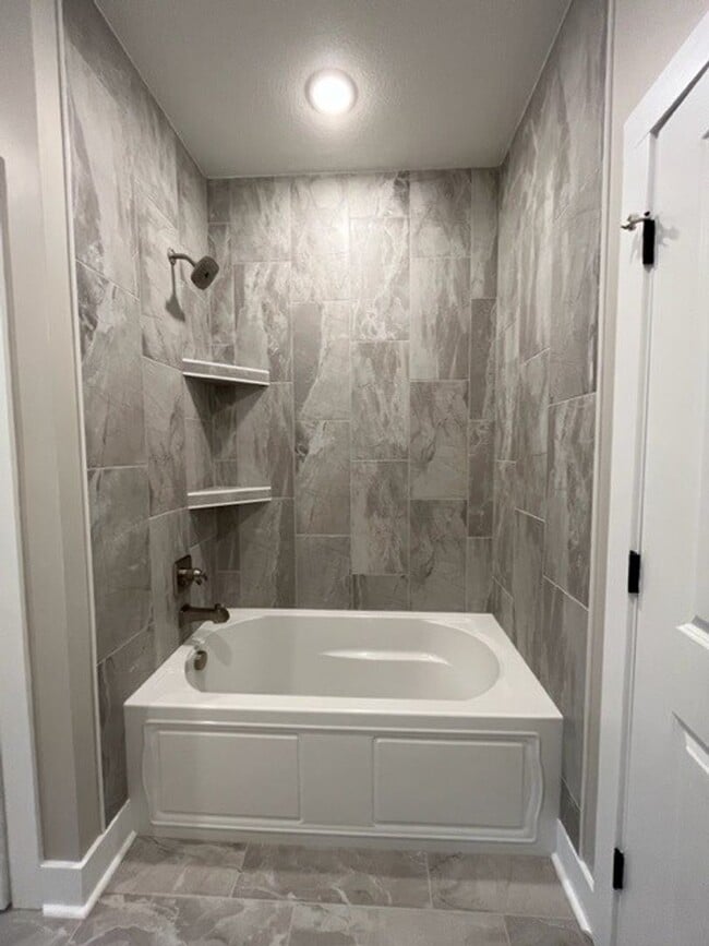 Building Photo - NEW 3 Bed / 2 Bath in Edgemont Subdivision