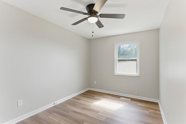 Building Photo - 10118 Lonesome Pine Dr