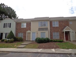 Building Photo - Spacious North Raleigh Townhouse! Pool! Lo...