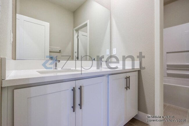 Building Photo - 2511 Artesian Ave