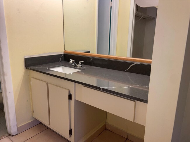 Building Photo - 1101 SW 122nd Ave