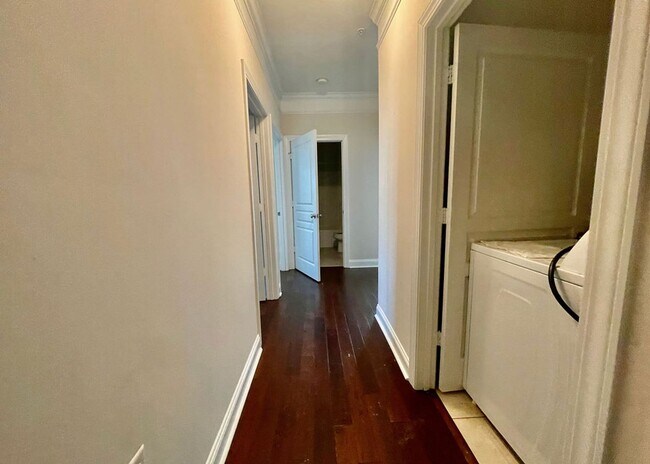 Building Photo - Available May 11th. GROUND FLOOR 3BR/2 BA Condo in Riverland Woods!