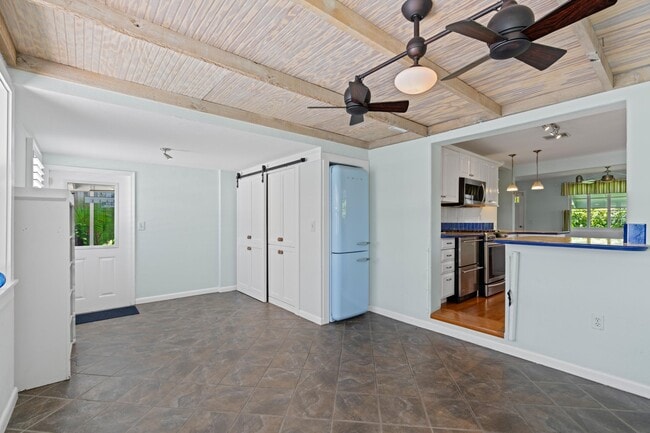 Building Photo - 430 N Ocean Breeze