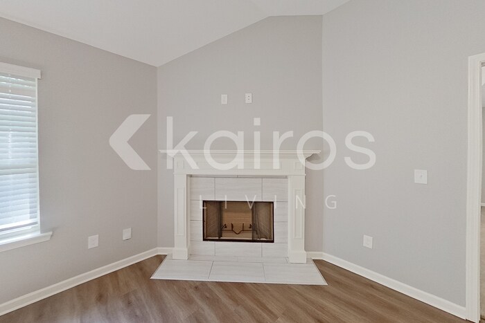 Building Photo - 749 Park Ln
