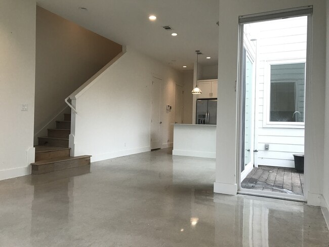 Building Photo - 2212 Iva Ln