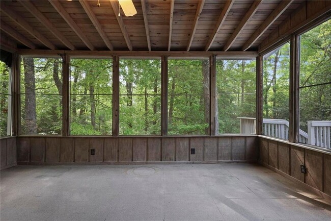 Building Photo - 3658 Chestnut Ridge Ct