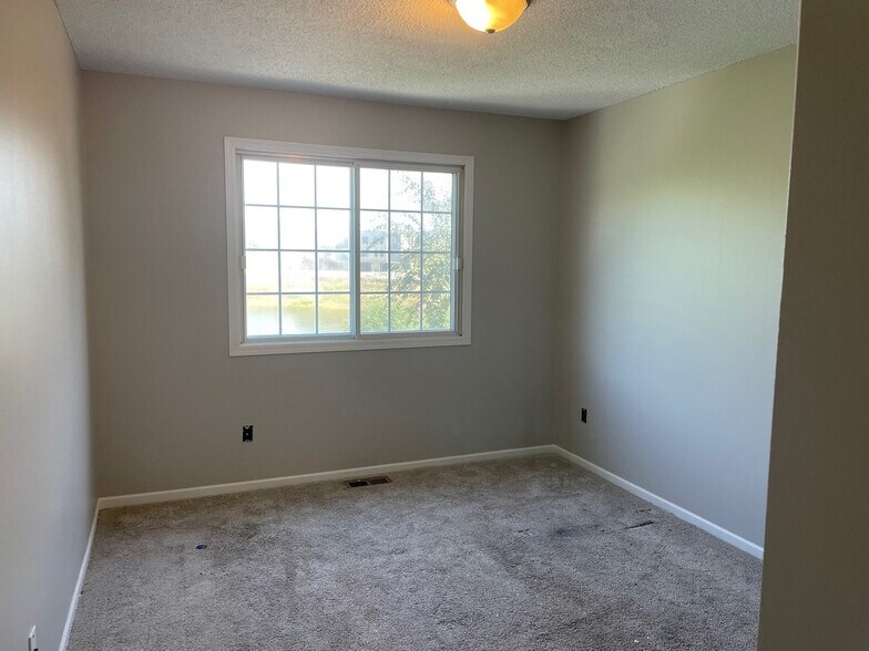 Building Photo - 15503 Garnet Way