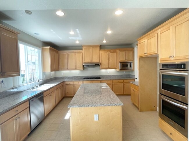 Building Photo - San Ramon 5 Bed/4.5 Bath Windemere Ranch L...