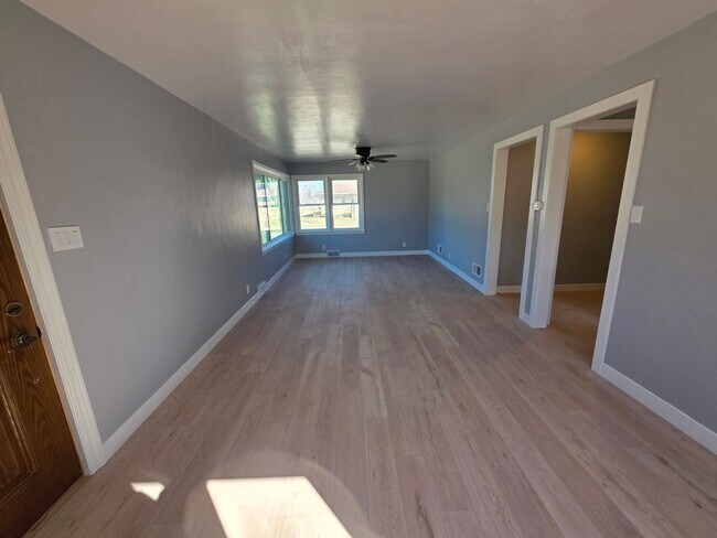 Building Photo - 367 Mohawk Ave