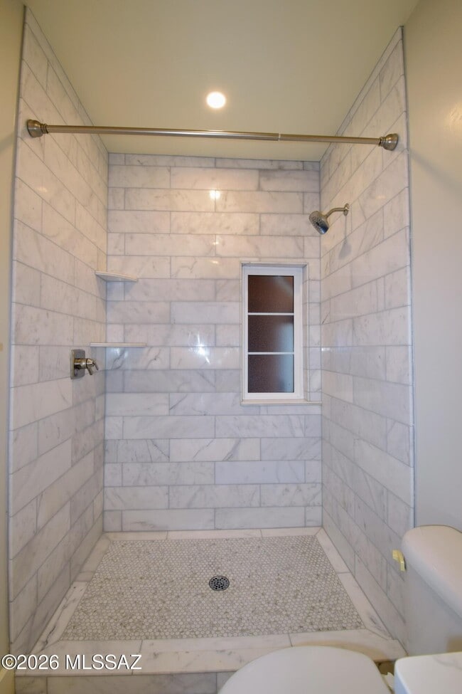 Building Photo - 130 N Cherry Ave