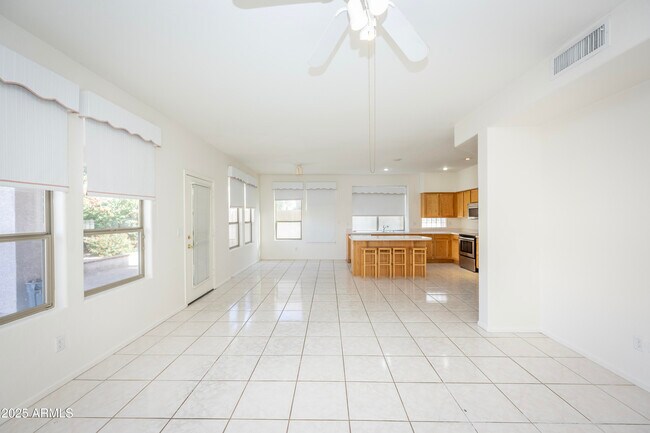 Building Photo - 3844 E Kings Ave