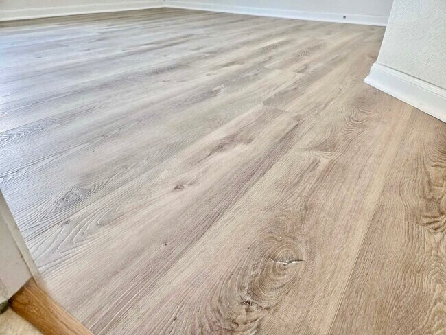 Building Photo - 28423 Aubrey Orchard Ln