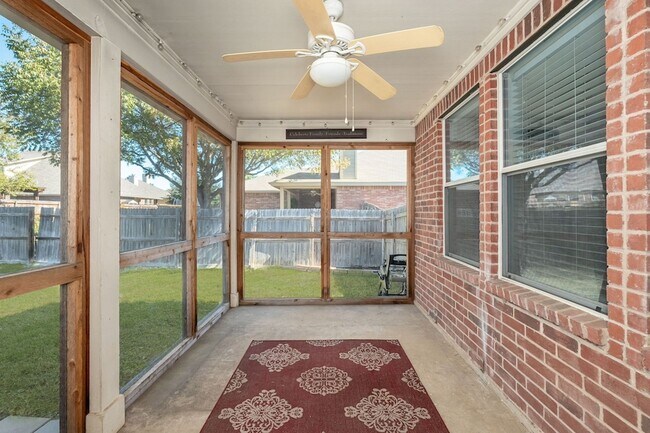 Building Photo - 1329 Missouri St