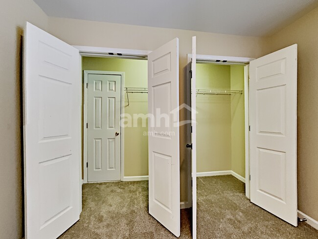 Building Photo - 2209 Ipswitch Dr