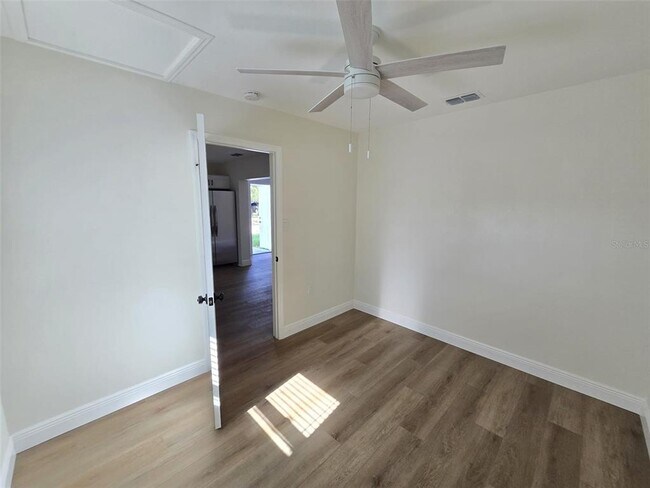 Building Photo - 416 W Ianthe St